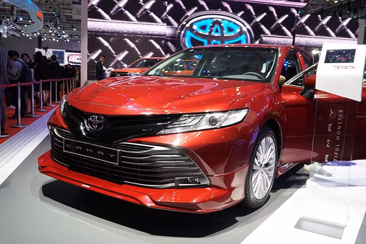 Trong khi đó, mẫu xe được mong chờ nhất của Toyota là Corolla Altis thế hệ thứ 12 không xuất hiện tại Triển lãm ôtô Việt Nam 2019 dù nhiều tin đồn mẫu xe này sẽ ra mắt tại đây và sẽ bán ra vào khoảng đầu 2020.