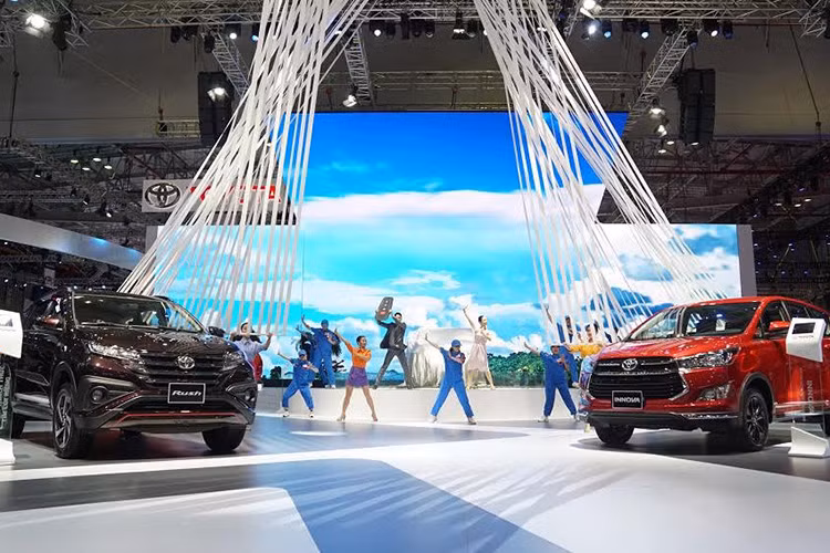 Những mẫu xe của Toyota đang bán tại Việt Nam như: Toyota Vios, Innova, Fortuner, Rush, Camry,.. đều góp mặt song không có sự hiện diện của Toyota Wigo và phiên bản Avanza nâng cấp mới được ra mắt đầu năm.