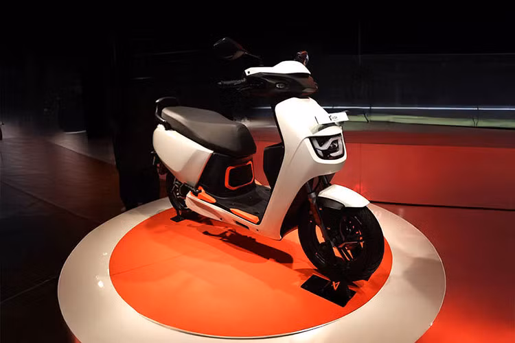 Vida là một nhánh thương hiệu con của Hero MotoCorp - một nhà sản xuất xe điện lớn của Ấn Độ. Sau khi được ttrinfh làng tại EICMA thì mới đây mẫu xe máy điện Hero Vida Z 2025 mới đã được phát hiện khi chạy thử nghiệm trên đường phố và điều này là dấu hiệu cho thấy ngày ra mắt chính thức của mẫu xe máy điện này sẽ không còn xa.