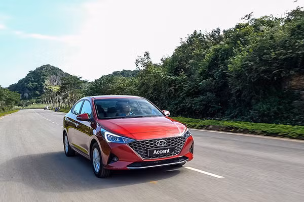 Hon 3000 xe oto Hyundai den tay khach Viet thang 2/2021
