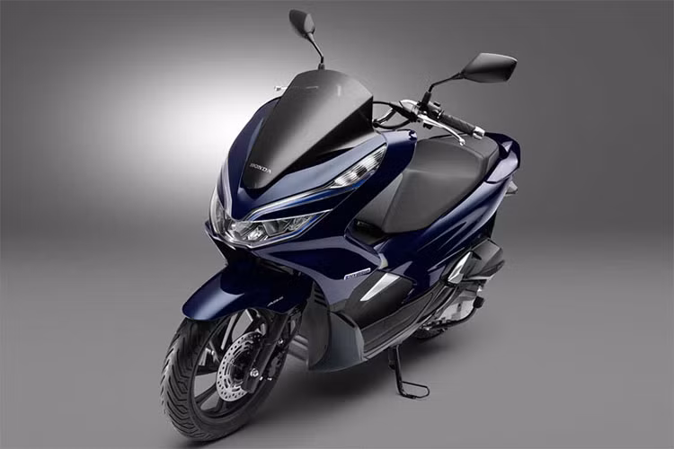 Người lái cũng có thể lựa chọn giữa 2 chế độ lái khác nhau là D - hướng tới khả năng vận hành êm ái, tiết kiệm nhiên liệu và S - trợ lực tối đa để giúp xe đạt vận tốc cùng gia tốc lớn nhất, đem tới cảm giác lái thể thao.