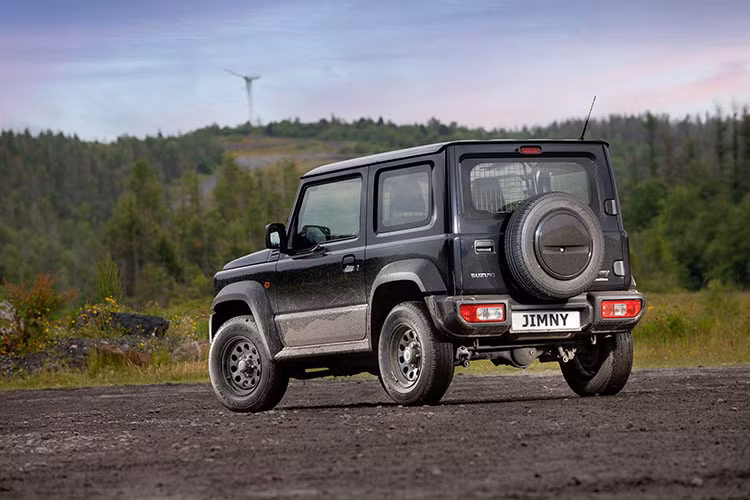 Suzuki Jimny ban 2 cho ngoi, tu 536 trieu dong tai Anh quoc-Hinh-2