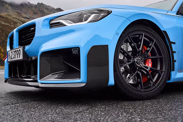 Dòng sản phẩm này được thiết kế dành riêng cho các mẫu BMW M2, M3 và M4. Với kích thước 19 inch cho bánh trước và 20 inch cho bánh sau, bộ mâm mang thiết kế 10 chấu sơn đen mờ, tạo điểm nhấn thể thao và sang trọng cho những mẫu xe hiệu suất cao của BMW.