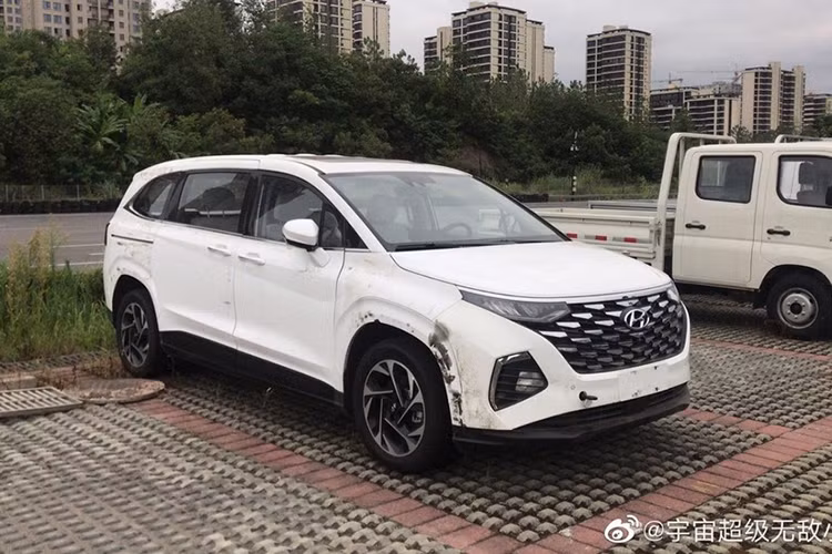 Việc hãng Hyundai đang phát triển một mẫu MPV hoàn toàn mới mang tên Custo đã không còn là bí mật của ngành công nghiệp ôtô. Tuy nhiên, mãi đến nay, Hyundai Custo 2021 mới lộ diện hoàn toàn.