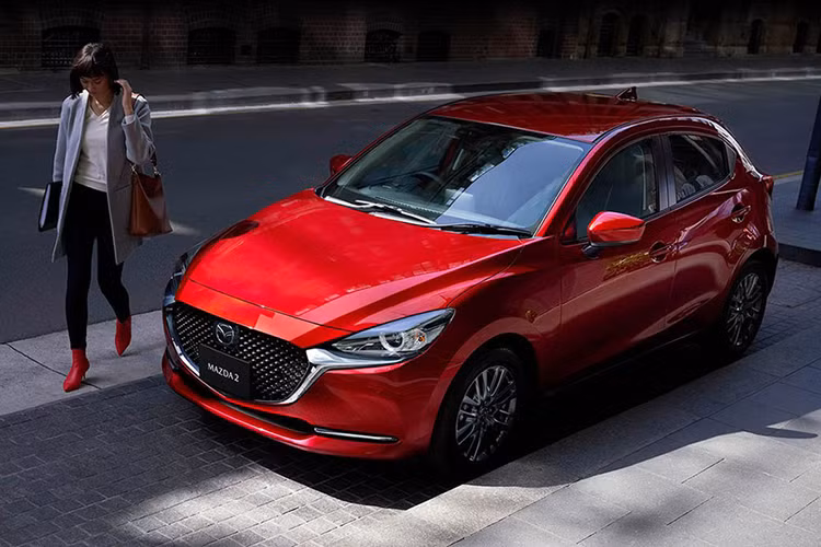 Rất có thể Mazda2 mới sẽ được trưng bày trong triển lãm Thai Motor Expo 2019 khai mạc vào cuối tháng sau. Trước đó, vào hồi tháng 7/2019, Mazda2 nâng cấp đã trình làng ở thị trường quê nhà Nhật Bản dưới cái tên riêng Demio. Đây là phiên bản nâng cấp giữa vòng đời sau 5 năm Mazda2 thế hệ hiện tại trình làng.