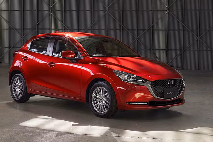 Cuối cùng là những thay đổi trong hệ thống an toàn, nổi bật là kiểm soát hành trình Mazda Radar Cruise Control (MRCC) tùy chọn với tính năng Stop and Go. Tương tự như vậy, hệ thống hỗ trợ giữ làn đường giờ đây đã được trang bị tùy chọn cho xe. Hiện giá xe Mazda2 2020 tại thị trường Thái Lan vẫn chưa được công bố.