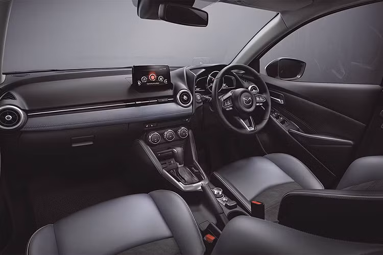 Những thay đổi khác của Mazda2 2019 bao gồm hệ thống treo cải tiến, mang đến cảm giác lái êm ái hơn, và hệ thống điều hướng mô-men xoắn G-Vectoring Control Plus (GVC Plus) nâng cấp.