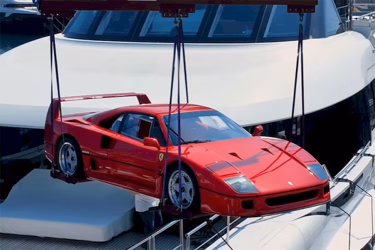 Ferrari F40 cua dai gia Monaco 