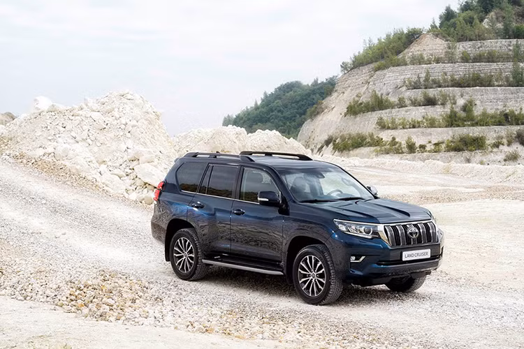 Như vậy khối động cơ xăng V6, dung tích 3,5 lít kể trên dành cho thị trường Trung Quốc tạo ra công suất tối đa 280 mã lực như cũ. Động cơ sẽ tiếp tục đồng hành với hộp số sàn 6 cấp 6 cấp cho tốc độ tối đa 175km/h.