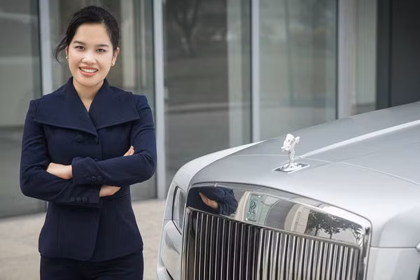 Hang xe Rolls-Royce cong bo nha phan phoi moi tai Viet Nam-Hinh-2
