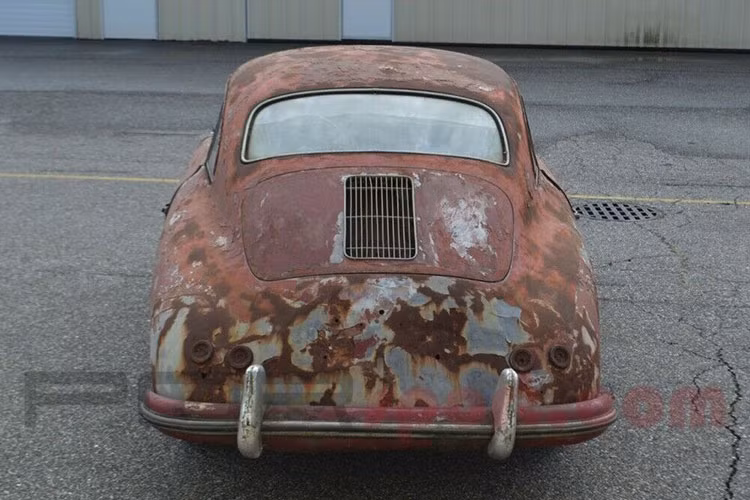 Khôi phục chiếc Porsche 356 đồng nát này trở về tình trạng ban đầu sẽ là một công việc đắt đỏ, vất vả và tốn thời gian. Khó khăn thêm nữa là chiếc xe cần một số sửa chữa trên phương diện cấu trúc, và khả năng là cả một hệ truyền động mới để hoạt động trở lại.