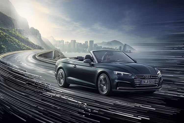 S5 Cabriolet thế hệ mới tăng tốc chậm hơn so với người anh em coupe (4,8 giây so với 4,4 giây), mặc dù cảm giác tận hưởng của khách hàng trên một chiếc mui trần hàng đầu luôn thú vị và có lẽ họ sẽ cảm thấy bình an với một sự đánh đổi giữa lựa chọn coupe hay cabriolet.