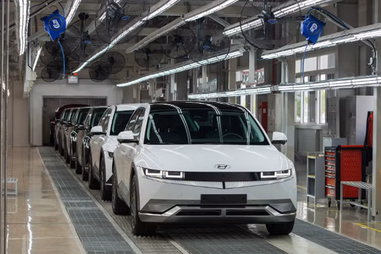 Hyundai su dung vat lieu nhe san xuat oto dien di nhanh va xa hon