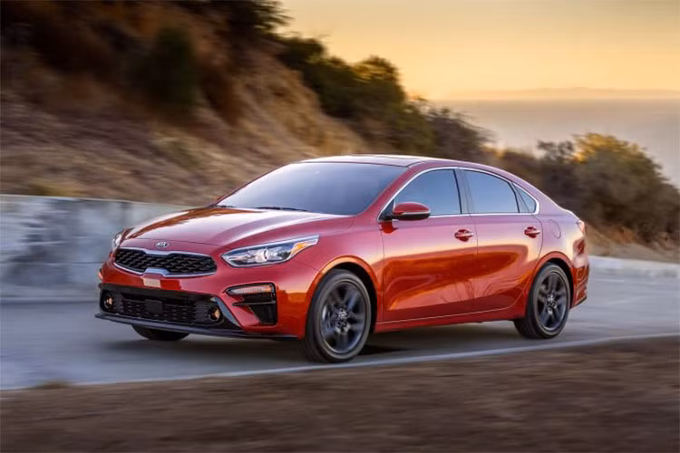 Tại Việt Nam, Kia Cerato có doanh số bán tốt. Mẫu sedan này cạnh tranh với những Honda Civic, Mazda 3, Toyota Corolla Altis, Hyundai Elantra...