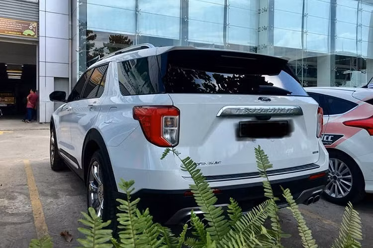 Ford Explorer 2021 chinh hang cap cang Viet Nam, cho ngay ra mat-Hinh-4