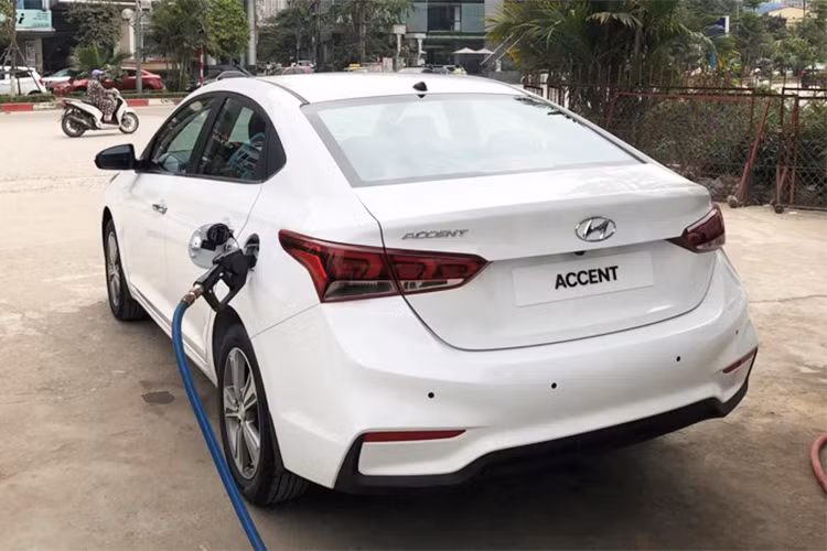 Theo một số nguồn tin Kiến Thức có được, thì mẫu xe này sẽ được lắp ráp tại nhà máy của Hyundai tại Ninh Bình. Chiếc xe mới xuất hiện tại Hà Nội trong bức ảnh này đang thực hiện một màn quảng cáo và chuẩn bị cho nhưng khâu cuối cùng trước ngày ra mắt thị trường Việt.