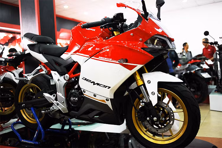 Thương hiệu GPX Racing được thành lập vào năm 2007, bắt đầu sản xuất mô tô GPX Racing vào năm 2009. Được biết, tại thị trường Thái Lan, thương hiệu GPX là nhà sản xuất xe máy đứng thứ 3 chỉ sau Honda và Yamaha với hơn 200 đại lý và 1000 chi nhánh bán lẻ tại Thái Lan.