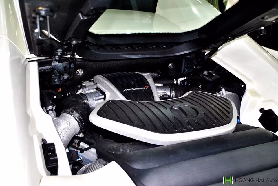 Hiện dòng siêu xe McLaren 650S này đã được thay thế bằng cái tên mới, đó chính là 720S và đã có 1 chiếc được đưa về nước. Tuy nhiên nó vẫn được giới đam mê siêu xe tại Việt Nam săn lùng và mua đi bán lại.