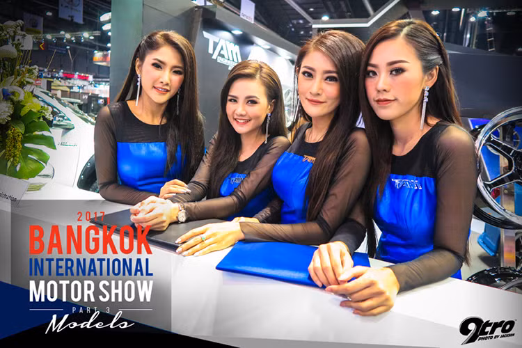 Triển lãm ôtô Bangkok - Bangkok Motor Show (BIMS) là triển lãm xe hơi lớn nhất tại khu vực Đông Nam Á nói chung và Thái Lan nói riêng. Triển lãm ôtô thường niên này thường được tổ chức vào khoảng cuối tháng 3, đầu tháng 4 hàng năm. Nó thu hút hàng triệu lượt khách trong nước và quốc tế đến tham quan tham dự.