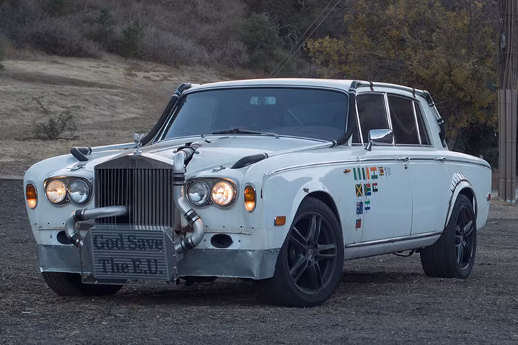 Chiếc xe được rao bán tại The Classic Car Gallery với giá bán khởi điểm là 19.900 USD và xuất hiện trên thị trường từ đầu năm 2018. Tuy nhien sau đó giá Rolls-Royce Silver Shadow II 1979 chỉ còn 11.000 USD mặc dù Goodwin đã đầu tư 20.000 USD cho dự án này trong nhiều năm.