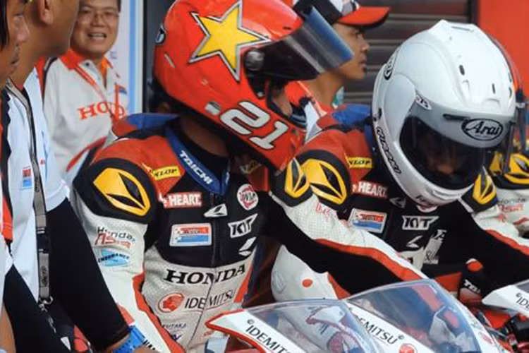 Ở hạng mục thi Asian Dream Cup với loại xe 250cc, trong các ngày tập và thi thử (5,6/8/2016), Bùi Duy Thông thi đấu chưa thực sự tốt với thứ hạng dao động ở khoảng 14, 15 trên tổng số 18 tay đua. Ở vòng 1 chạy practice, Thông cán đích thứ 14 trên 18 với thời gian tốt nhất 1’55” cho 1 vòng (Best lap) tốc độ tối đa trung bình 123km/h.
