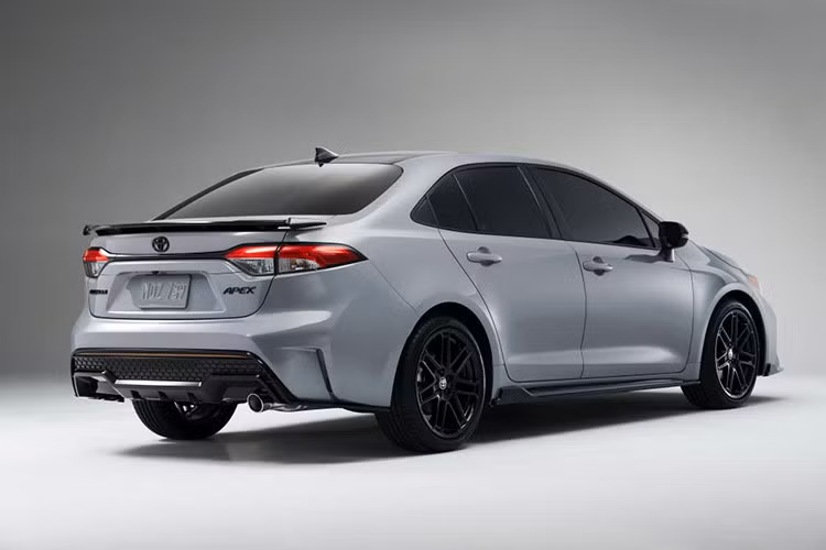 Theo một số nguồn tin, Toyota Corolla Altis thế hệ mới đã ra mắt tại Thái Lan sẽ xuất hiện tại Việt Nam, trong khi đó phiên bản tại Mỹ vẫn còn là một ẩn số.
