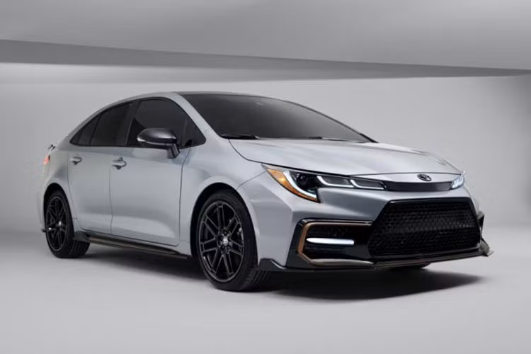 Theo thông tin được biết, Toyota Việt Nam đã nộp đơn xin bảo hộ thiết kế của Toyota Corolla Altis mới vào ngày 13/3/2019 và ngày cấp bằng là 10/12/2020. Dựa vào hình ảnh xin đăng kí, đây là chiếc Toyota Corolla Altis thế hệ thứ 12 đã ra mắt thị trường Thái Lan hồi cuối năm 2019 và xuất hiện tại Việt Nam vào tháng 3/2020.