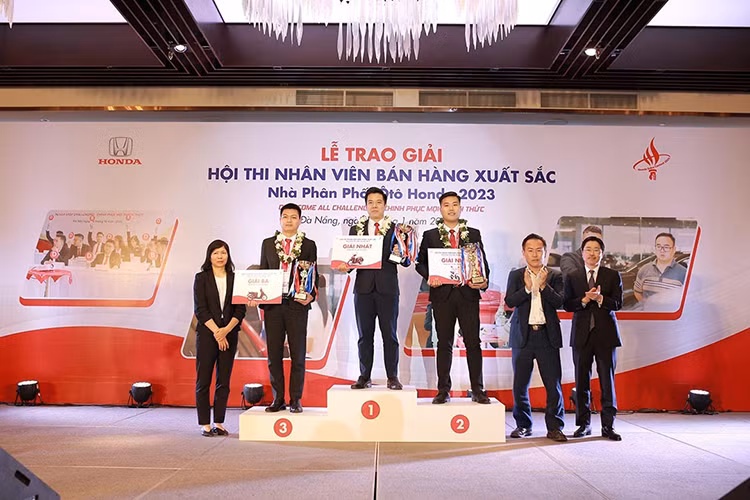 Honda Viet Nam cong bo nhan vien ban hang xuat sac cua nam 2023