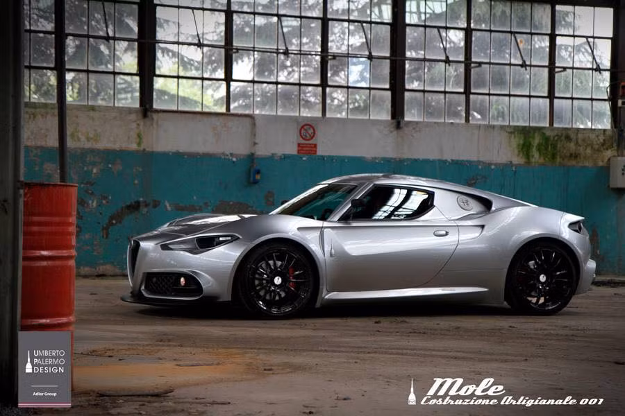 Hãng độ Mole Automobiles đã không tiết lộ về thông số kỹ thuật của Alfa Romeo 4C và rất có thể động cơ 4 xy-lanh thẳng hàng vẫn được giữ nguyên với công suất tối đa là 237 mã lực.
