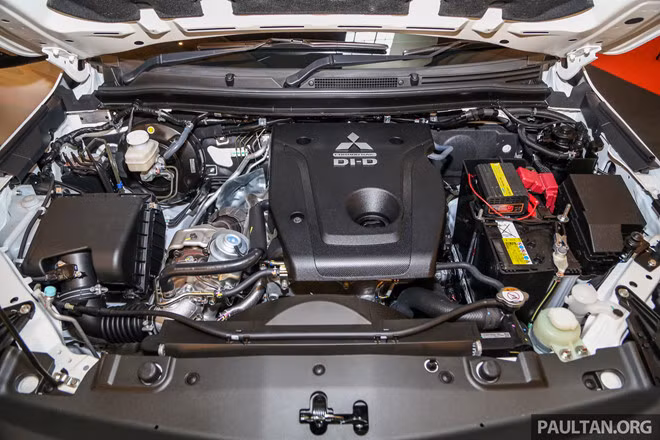 Mitsubishi Triton 2019 sẽ được hãng xe Nhật bản trang bị khối động cơ diesel MIVEC 4N15 tăng áp dung tích 2,4 lít, công suất 178 mã lực tại 3.500 vòng/phút và mô-men xoắn cực đại 430 Nm tại 2.500 vòng/phút.