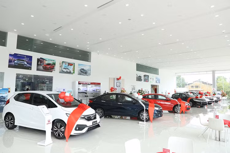 Thị trường ôtô Việt Nam tháng 5/2021 vừa qua xuất hiện dấu hiệu suy giảm chung, nguyên nhân một phần do đại dịch covid-19 đã trở lại gây ảnh hưởng đến kinh tế. Điều này đã ảnh hưởng đến khá nhiều thương hiệu lớn, đồng thời cũng làm xáo trộn bảng xếp hạng xe ôtô ế nhất Việt Nam.