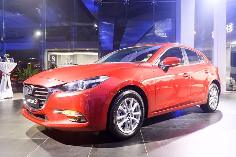 Trong tháng 6/2018 vừa qua, doanh số của mẫu xe ôtô Mazda3 chỉ đạt 1.220 xe và xếp ở vị trí thứ 5. Tuy nhiên trong 6 tháng đầu năm 2018 mẫu xe này lại đứng ở vị trí thứ 4 với 6.682 xe bán ra, tăng truởng 18%.