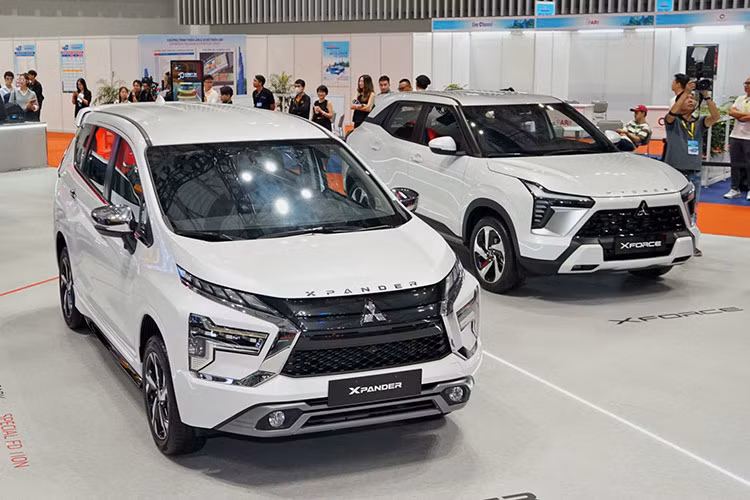 1. Mitsubishi Xpander: 2.131 xe Mặc dù doanh số giảm 26% so với tháng trước, nhưng với hơn 2.131 xe bán ra trong tháng 10, Mitsubishi Xpander vẫn giữ vững vị trí dẫn đầu trong top ôtô bán chạy nhất Việt Nam tháng. Tính từ đầu năm 2024, Xpander đã đạt tổng cộng 15.076 xe được giao đến tay khách hàng Việt. 