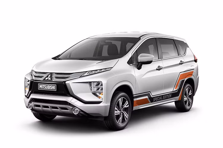 Kết thúc tháng 11/2021, với 1.447 xe bán ra, thành tích này giúp Xpander xếp vị trí thứ 6. Bên cạnh đó, với tổng doanh số bán sau 11 tháng đã qua của năm 2021 đạt 11.607 xe, Mitsubishi Xpander vẫn là mẫu MPV 5+2 chỗ bán chạy nhất Việt Nam.