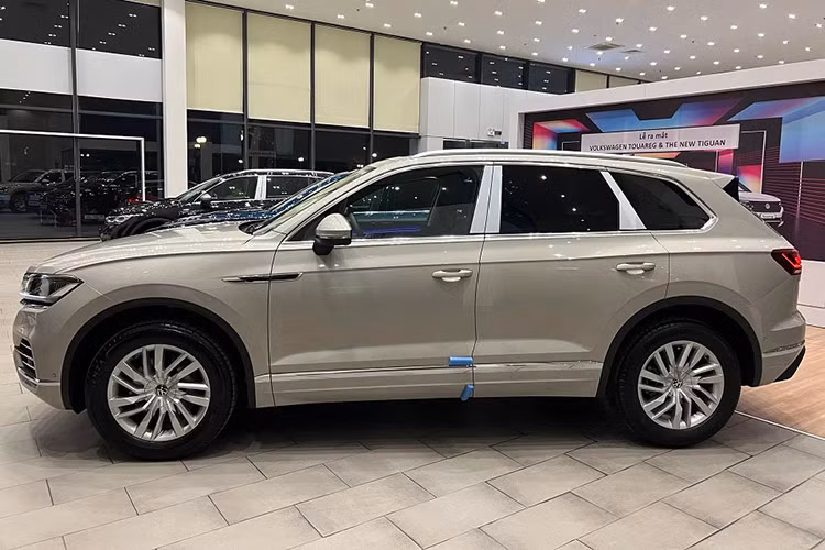 Volkswagen Touareg tai Viet Nam giam gia kich san 400 trieu dong-Hinh-3