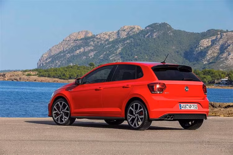 Vào đầu hè năm 2017 vừa qua, Polo thế hệ mới đã được hãng xe ôtô Volkswagen ra mắt và tới nay, phiên bản Volkswagen Polo GTI 2018 thuộc thế hệ thứ 6 của dòng xe cũng đã bắt đầu được bán ra ở châu Âu.