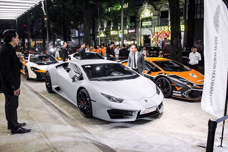 Lamborghini Aventador LP700-4 biển "tứ quý" 9 đầu tiên về Việt Nam.