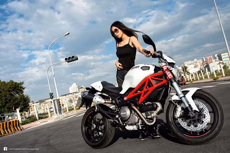 Monster 796 cao cấp hơn Monster 696, 795 và xếp dưới Monster 821, 1100, 1200 và sắp tới có thêm 1200R.