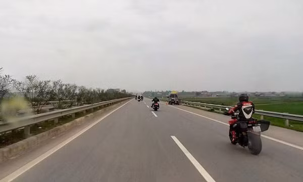 Tang muc phat moto di vao duong cao toc tu 2-3 trieu dong-Hinh-2