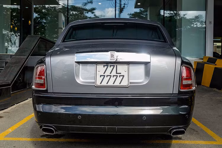 Sau khi về nước, chiếc Rolls-Royce Phantom chính hãng của bà Diệp đã được lắp đặt các bộ phận cần thiết bởi 2 chuyên gia kỹ thuật của Rolls-Royce châu Á - Thái Bình Dương bay từ Singapore sang Việt Nam. Tiếp đó, chiếc Rolls-Royce Phantom này được lắp biển số 77L-7777 dễ nhớ.