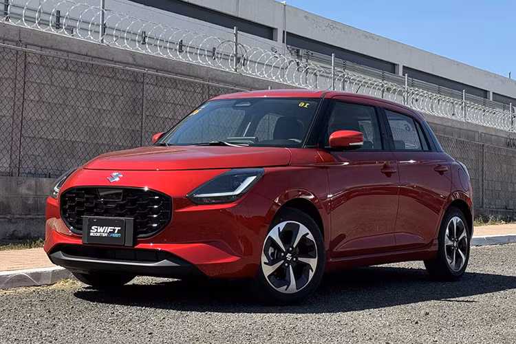 Mức giá xe Suzuki Swift 2025 tại Việt Nam đang được nhiều đại lý nhận đặt cọc với giá dự kiến dưới 600 triệu đồng. Mức giá cao hơn thế hệ cũ từng bán tại Việt Nam là do xe được nhập khẩu nguyên chiếc từ thị trường khác, thay vì Thái Lan như trước đây.