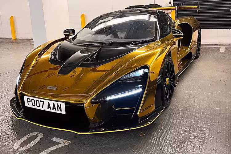 Nguồn cung cấp sức mạnh của siêu phẩm McLaren Senna là khối động cơ xăng V8, tăng áp kép, dung tích 4.0 lít đã được tinh chỉnh lại nhằm giúp siêu phẩm hàng hiếm của hãng xe McLaren có công suất tối đa lên đến 789 mã lực và mô-men xoắn cực đại 800 Nm.