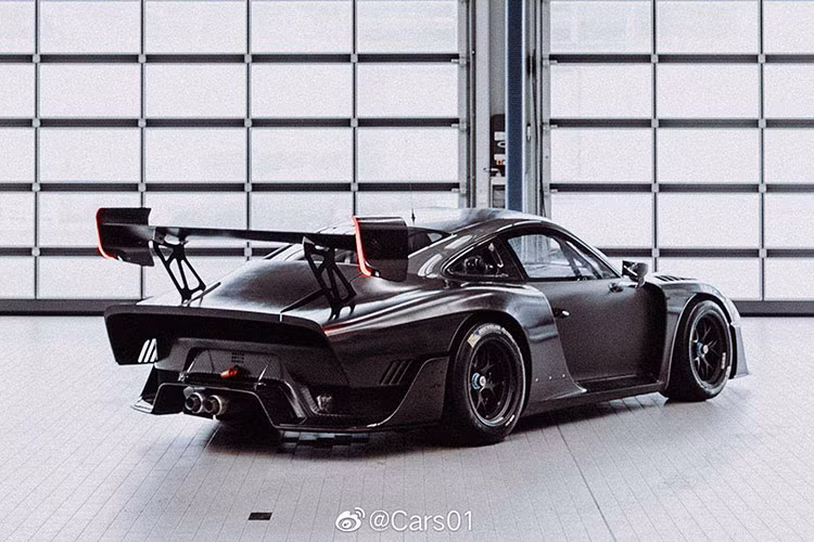 Được xây dựng dựa trên "người anh em" là mẫu siêu xe thể thao Porsche 911 GT2 RS mới, xe sở hữu nhiều điểm tương đồng nhau về mặt cơ học.