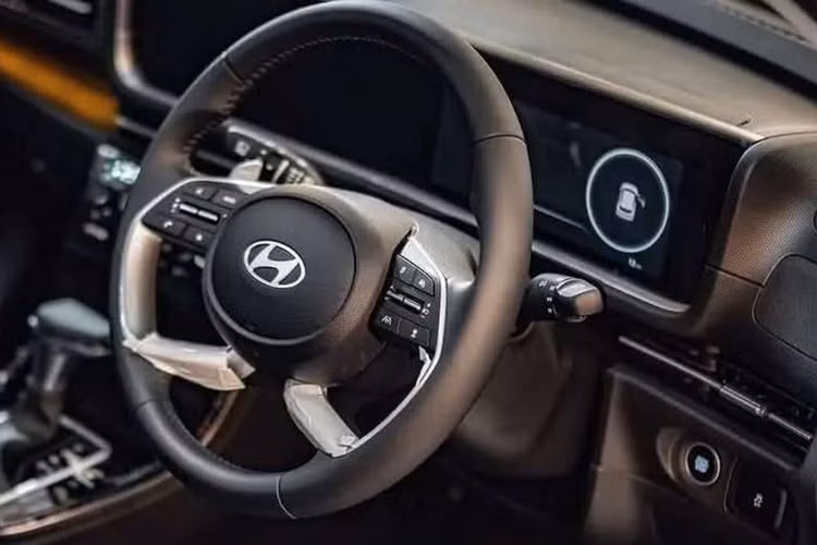 Hyundai Creta 2025 cung cấp nhiều lựa chọn động cơ nhằm đáp ứng nhu cầu của từng khách hàng bao gồm: Động cơ xăng hút khí tự nhiên 1.5L: Công suất 115 mã lực, mô-men xoắn 143Nm, kết hợp với hộp số sàn hoặc hộp số vô cấp thông minh iVT.