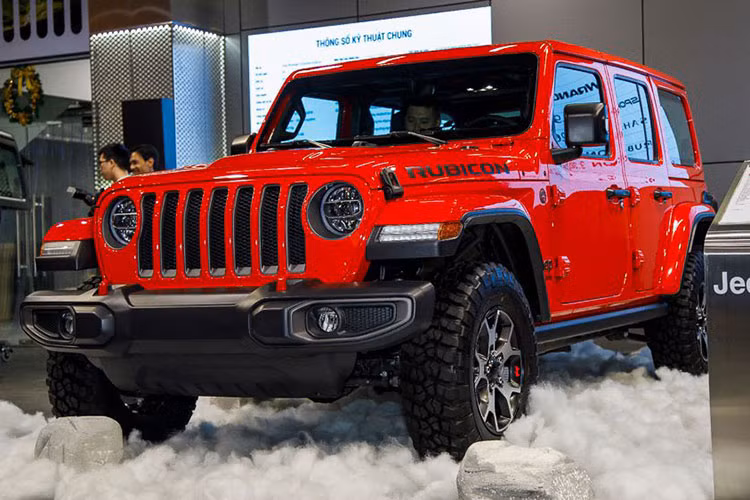Jeep Wrangler bi trieu hoi tai Viet Nam vi nguy co chay no
