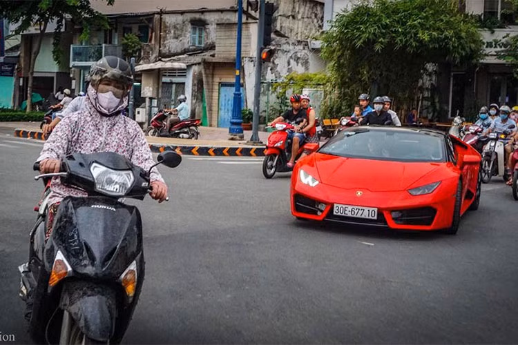 Lamborghini Huracan LP580-2 có giá bán khởi điểm tại thị trường Mỹ vào khoảng 201 nghìn USD. Tại châu Âu, xe có giá từ 150 nghìn USD.