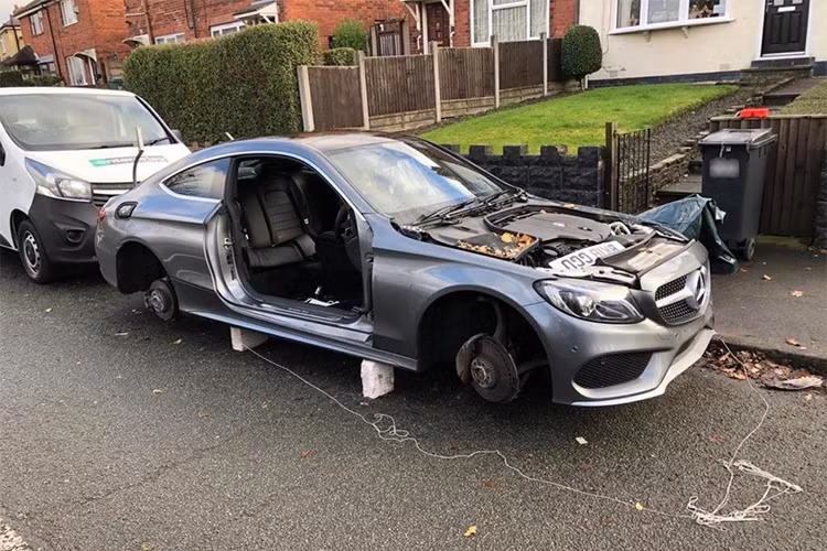 Mercedes-Benz C-Class bi trom 
