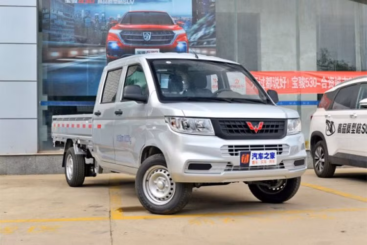 Tại thị trường Trung Quốc, mẫu xe bán tải này có giá khởi điểm chỉ 45.800 Nhân dân tệ (tương đương 159 triệu đồng). Một mức giá khá rẻ cho những ai cần sở hữu một chiếc xe bán tải đa dụng cho mọi công việc của mình.