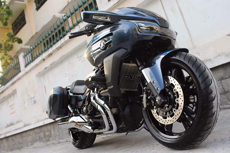 Ra mắt lần đầu vào tháng 11/2013, mẫu xe môtô Honda CTX 1300 được coi như là phiên bản mới của chiếc ST1300 Pan European, hướng tới cảm giác lái dễ dàng ở tốc độ thấp nhờ mô-men xoắn lớn và tiết kiệm nhiên liệu hơn so với các đối thủ cùng phân khúc trên thị trường.