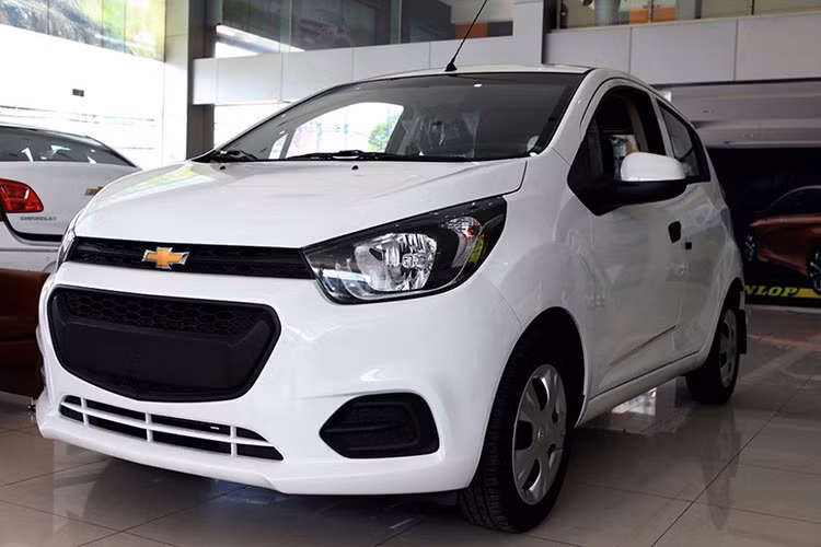 Nếu tiền ít mà vẫn muốn săn một chiếc xe đời cao để yên tâm sử dụng và thuận tiện trong việc di chuyển trong phố thì xe giá rẻ Chevrolet Spark Van 2013 là một gợi ý không thể tốt hơn.